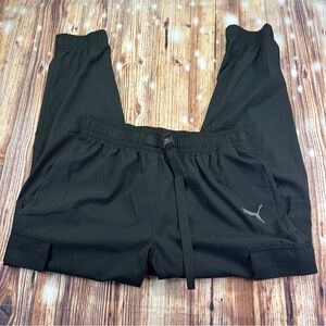 NWT Puma Cargó Pants Size Medíum Black
100% Polyester